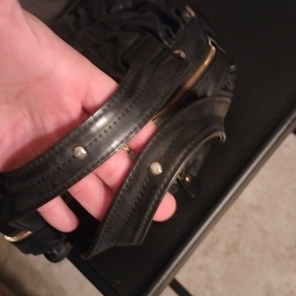 DESMO black glove leather handbag with gold tone hardware. - Picture 9 of 11